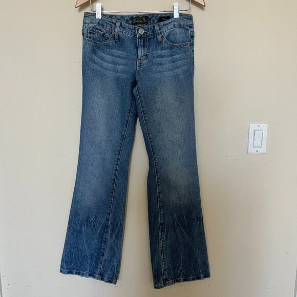 Seven 7 Brand Women's Flare Low Rise Distressed Medium Wash Jeans Sz 28 - Picture 1 of 8